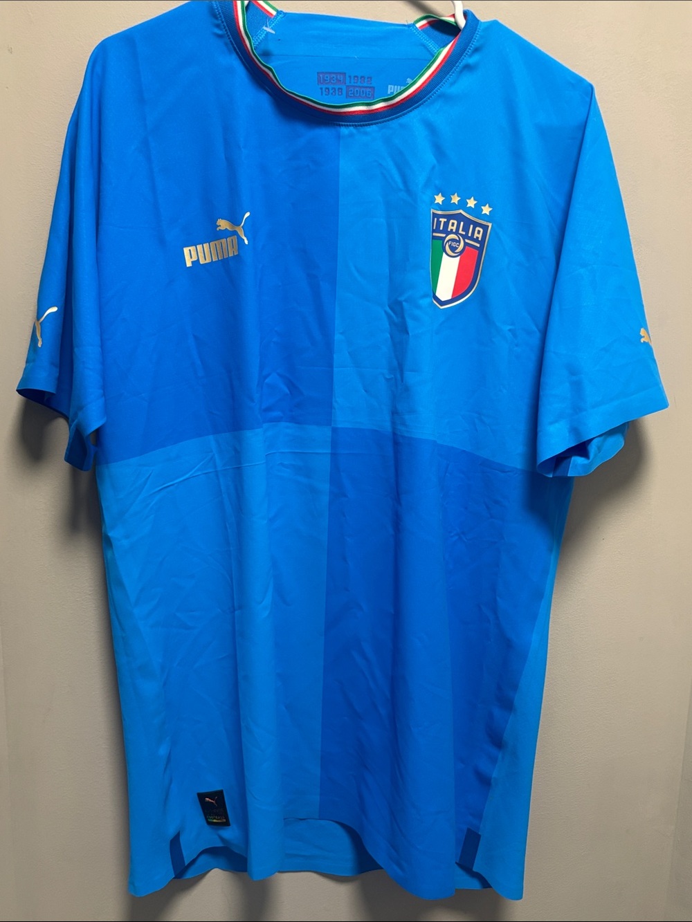 Puma Men’s Italy National Team Drycell Blue Soccer Jersey with Crest